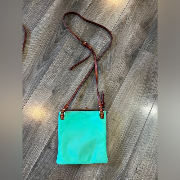 Dooney & Bourke cross body nylon triple zipper - Picture 3 of 3